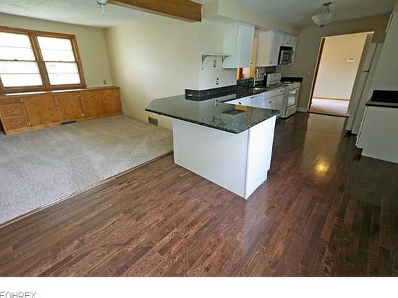 5th image of 6994 Manor Dr