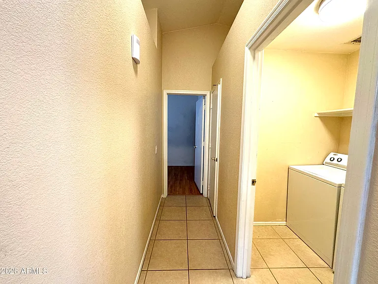 629 N Kenneth Pl — Photo 13