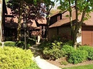 31 Brandon Pl #31, Rocky River, OH 44116
