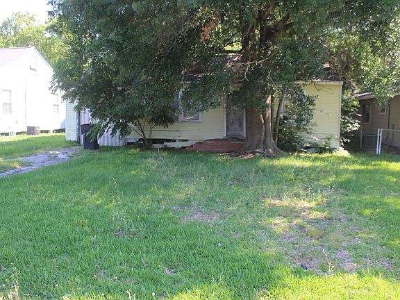 2nd image of 322 Hill Terrace Drive