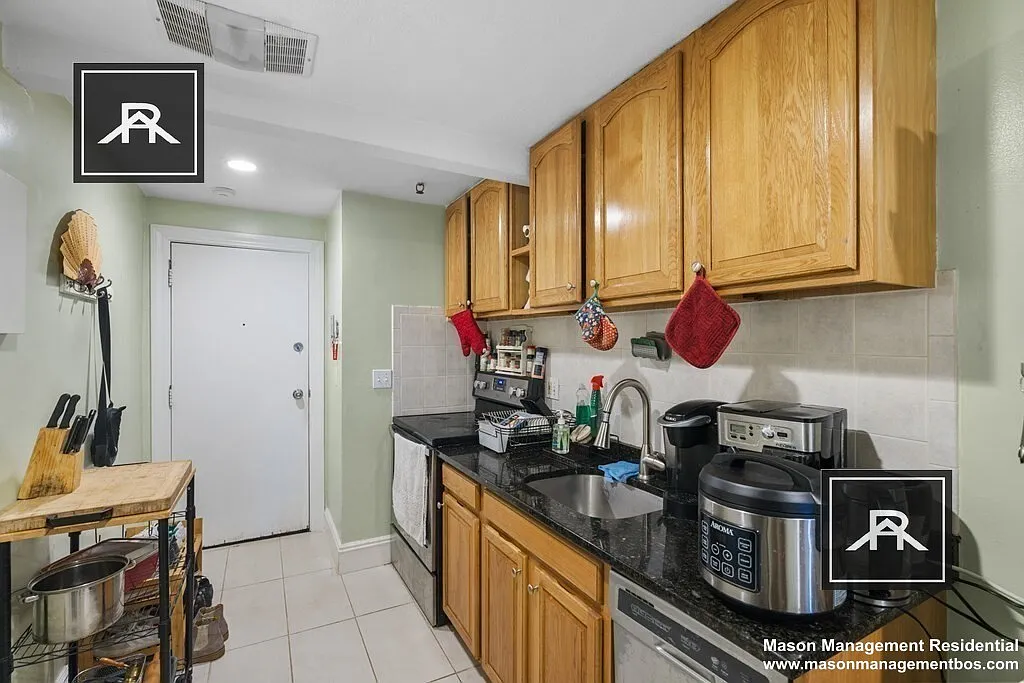 1 bed, 1.0 bath, $2,200 — Photo 2