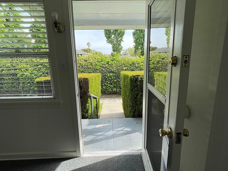 28 S Virginia Ave #28 — Photo 2