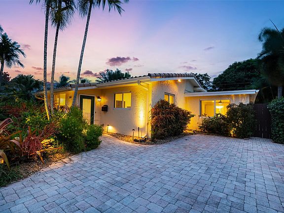 5th image of 208 NW 21 Street