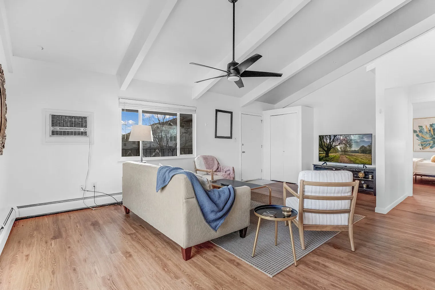 2 bed, 1.0 bath, $2,037 — Photo 4