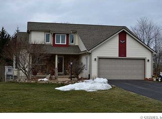 1366 Fieldcrest Ln, Victor, NY 14564