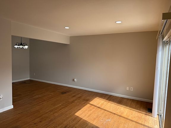 5th image of 41803 Langley Dr