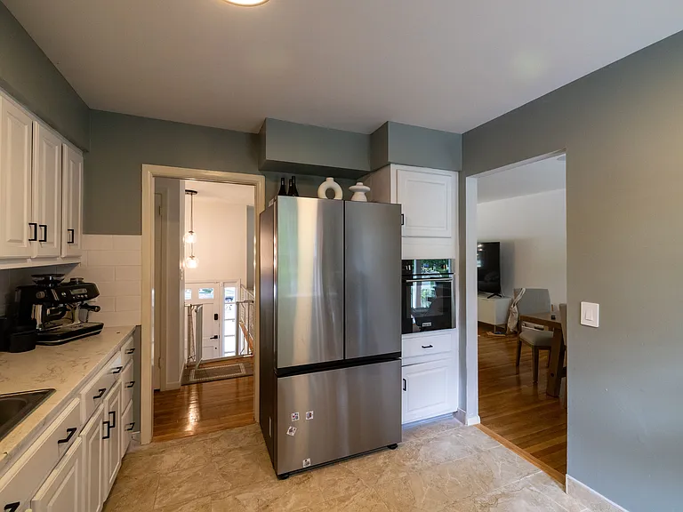 138 Grant Ave — Photo 6