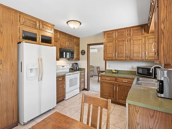 4th image of 1501 Woodbury Ln