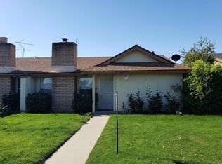 1446 E North Way, Dinuba, CA 93618