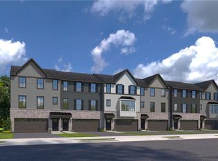 214 Hunter Dr, Coraopolis, PA 15108