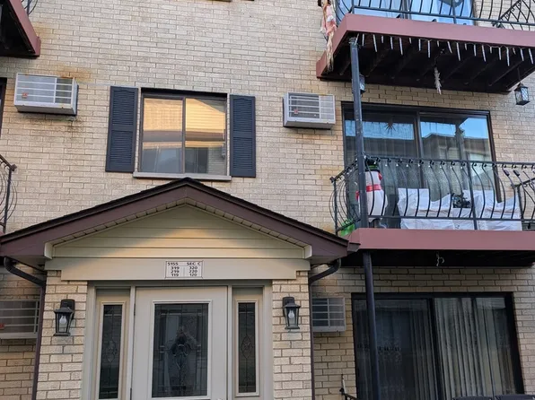 5155 N East River Rd Unit 320C, Chicago, IL 60656