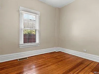 1386 Perry St — Photo 8