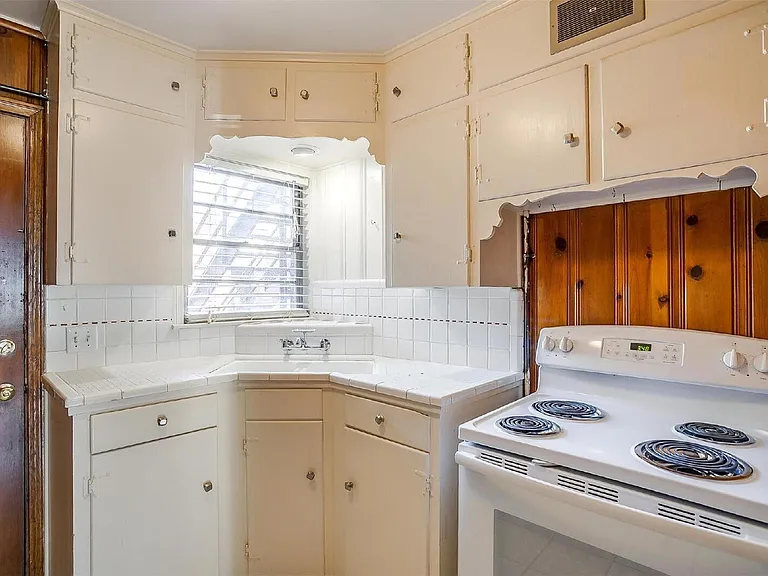 604 Monticello Dr #103 — Photo 6