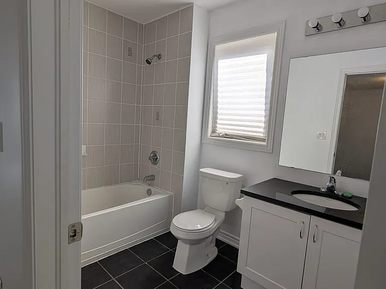 734 Yarfield Cres #MAIN — Photo 17