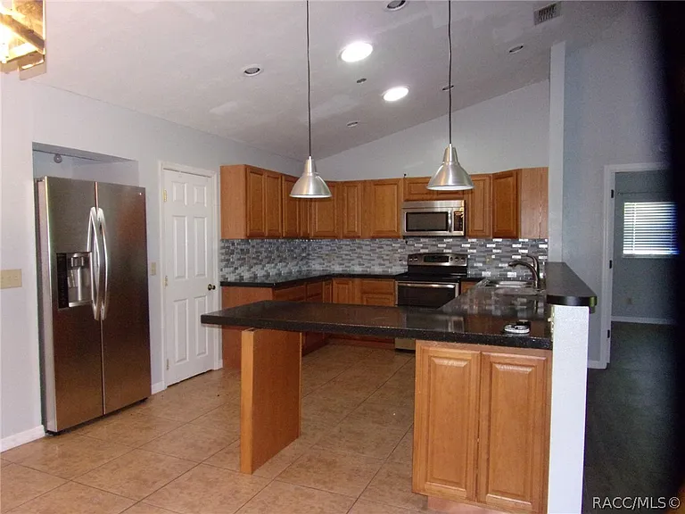 721 S Apopka Ave — Photo 3