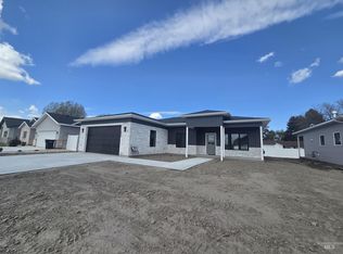 550 Oxford St, Burley, ID 83318