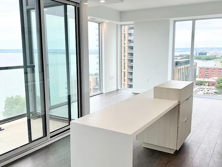 370 Martha St #1307 — Photo 10