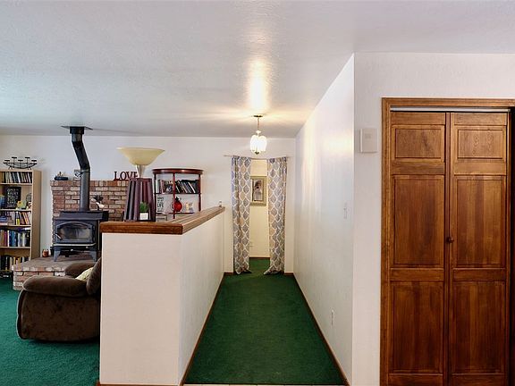 3rd image of 639 Shasta Pines Dr