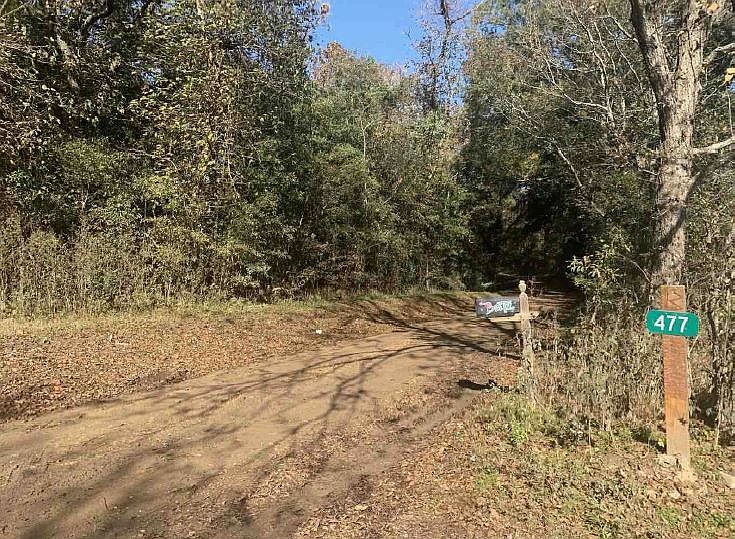 2nd image of 477 Island Rd