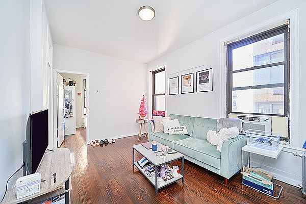 1st image of 1430 3rd Ave #4B