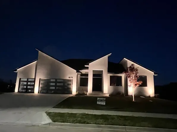 18176 Alderleaf Dr, Clive, IA 50325