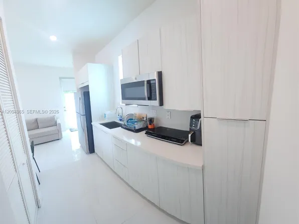 6611 NW 102nd Path, Miami, FL 33178