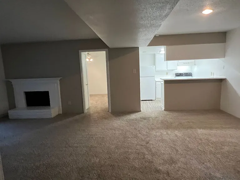 Emerald Cove Apartments — Photo 126