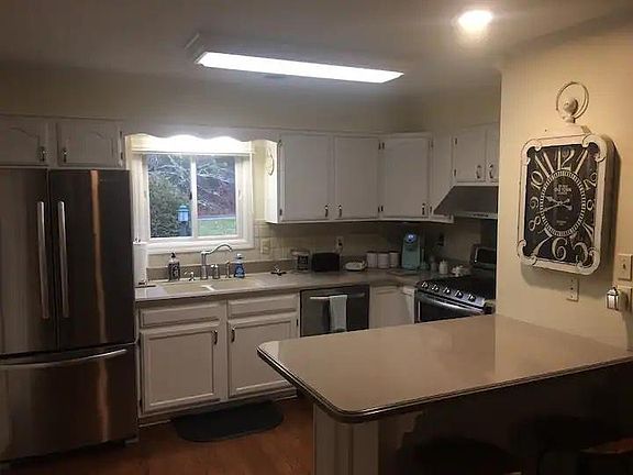 3rd image of 1744 Hidden Hills Rd