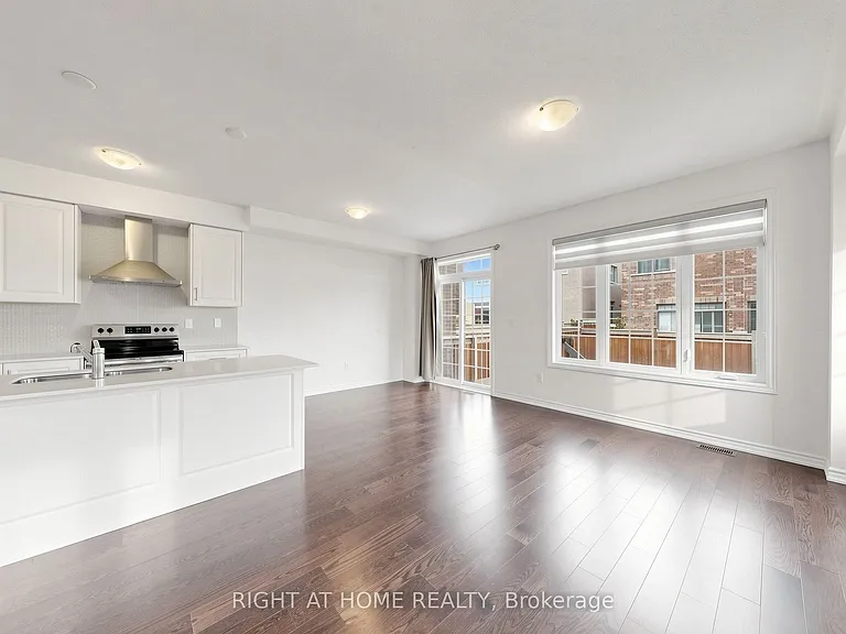 90 Laing Dr — Photo 14