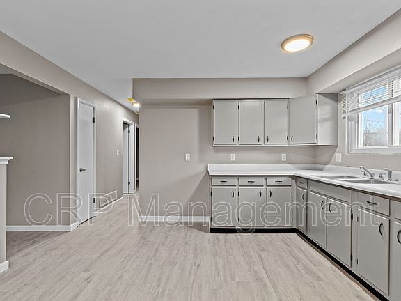 5th image of 220 Connolly Dr