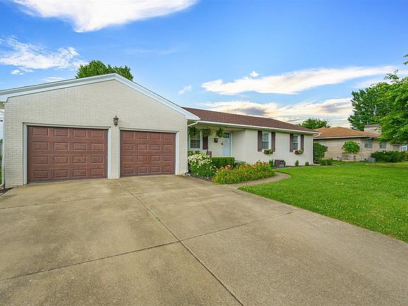 2nd image of 731 Parkway Dr