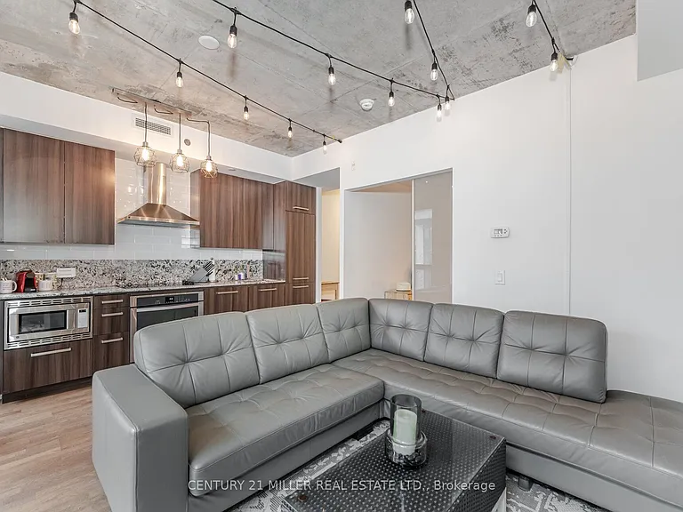 15 Beverley St #301 — Photo 15