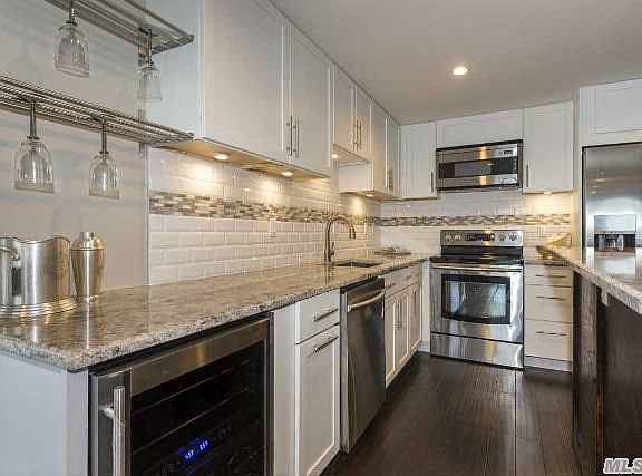 4th image of 220-230 West Broadway