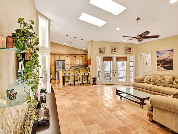 5th image of 6517 Windsor Dr