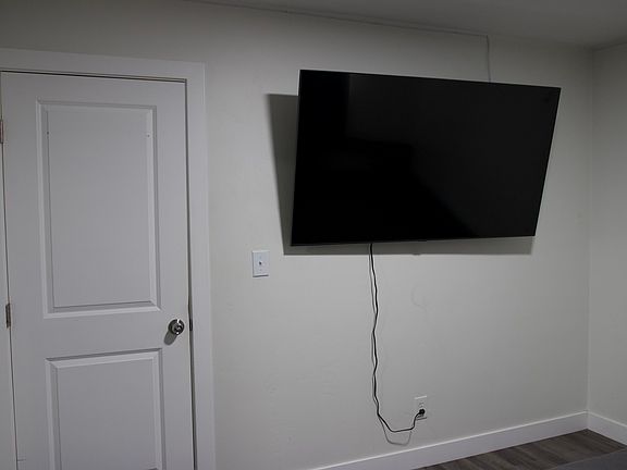 3rd image of 1134 Dixon Dr