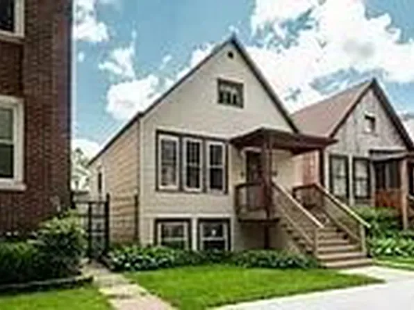 3233 W Berteau Ave, Chicago, IL 60618
