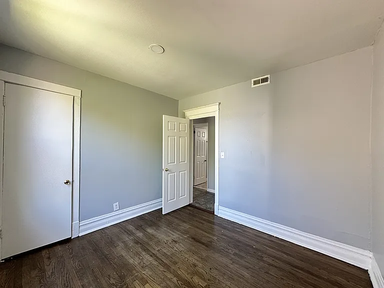 2704 E 77th St #3 — Photo 18