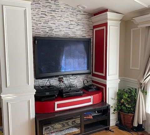 3rd image of 14 Branch Ln