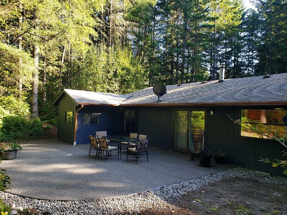 New large patio for entertaining in the back yard.