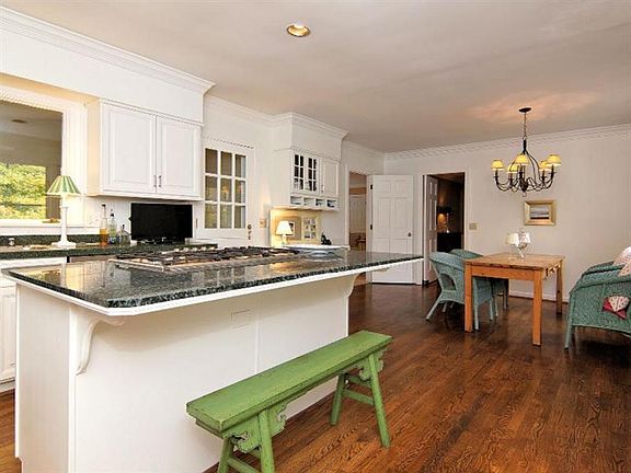 4th image of 7291 Nottinghill Ln