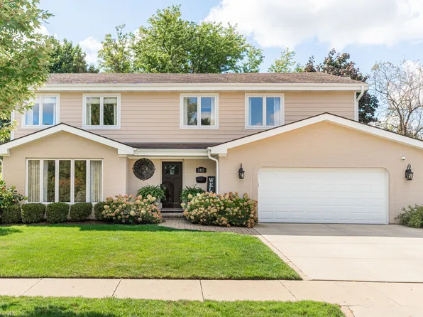 1425 W White Oak St, Arlington Heights, IL 60005