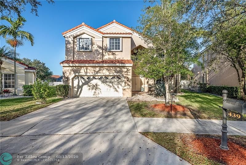 1st image of 439 Cambridge Ln