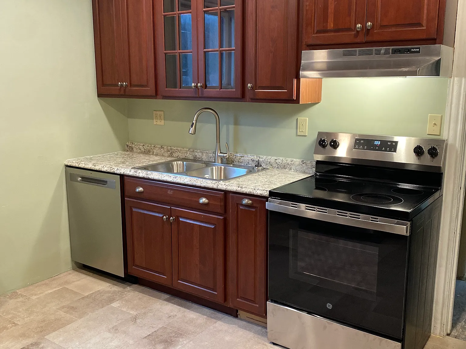 3 bed, 1328 sqft, $1,700 — Photo 3
