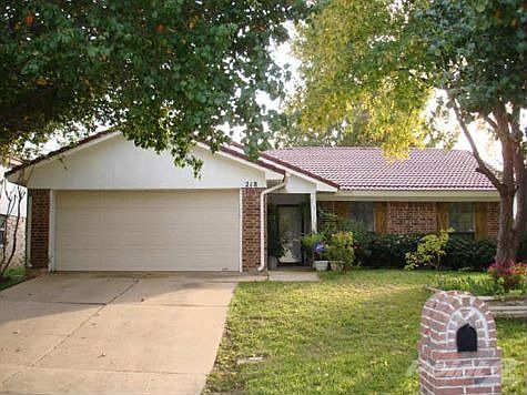 3rd image of 218 Lemon Dr