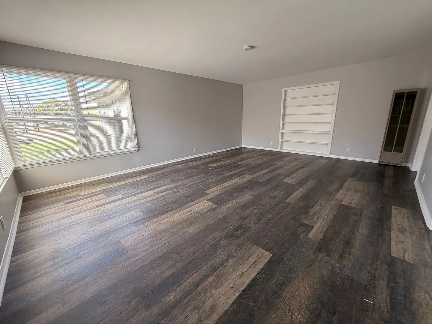 4554 Lakewood LB — Photo 4