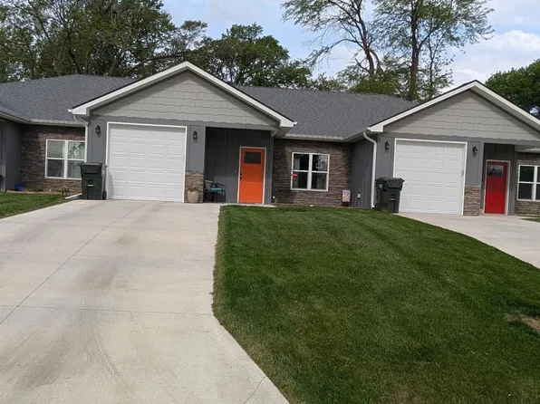 1273 Spruce St, Wahoo, NE 68066