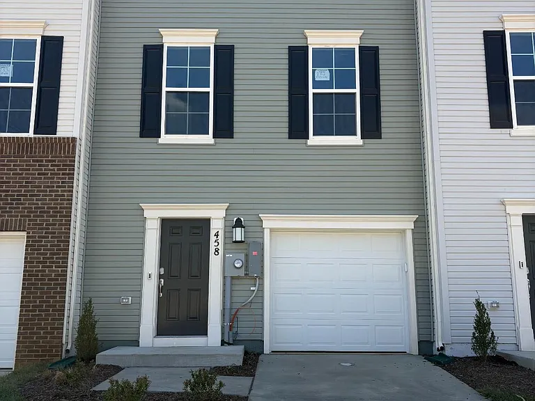 458 Seeback Dr — Photo 1