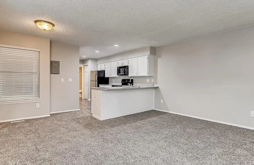 1 bed, 1.0 bath, 733 sqft, $1,400 — Photo 4