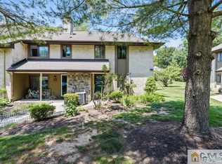 63 Hampshire Dr, Plainsboro, NJ 08536