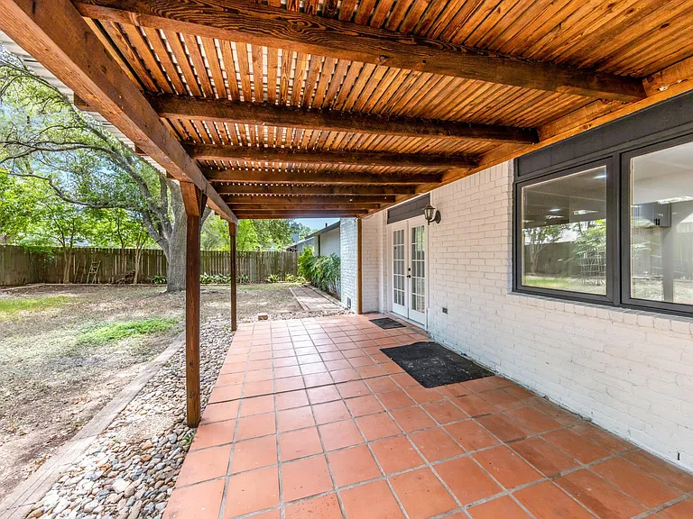 7601 W Gate Blvd — Photo 35